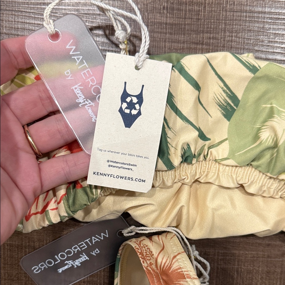 NWT watercolors by Kenny Flowers Pale Yellow Tropical Bandeau Bikini - Picture 6 of 6